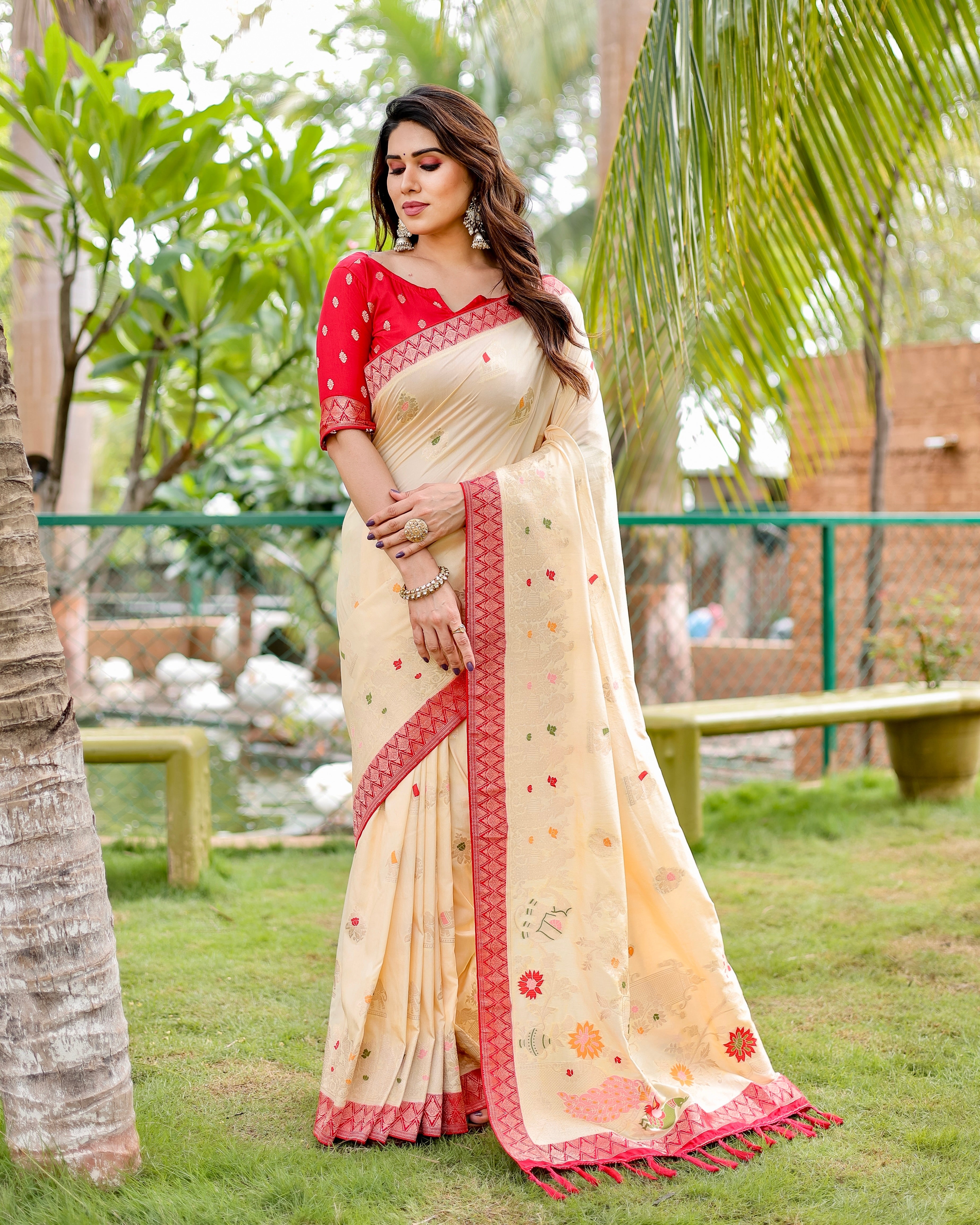 Premium Quality Handpicked & Easy To Drape Dola Silk Beige Saree For This Wedding Season