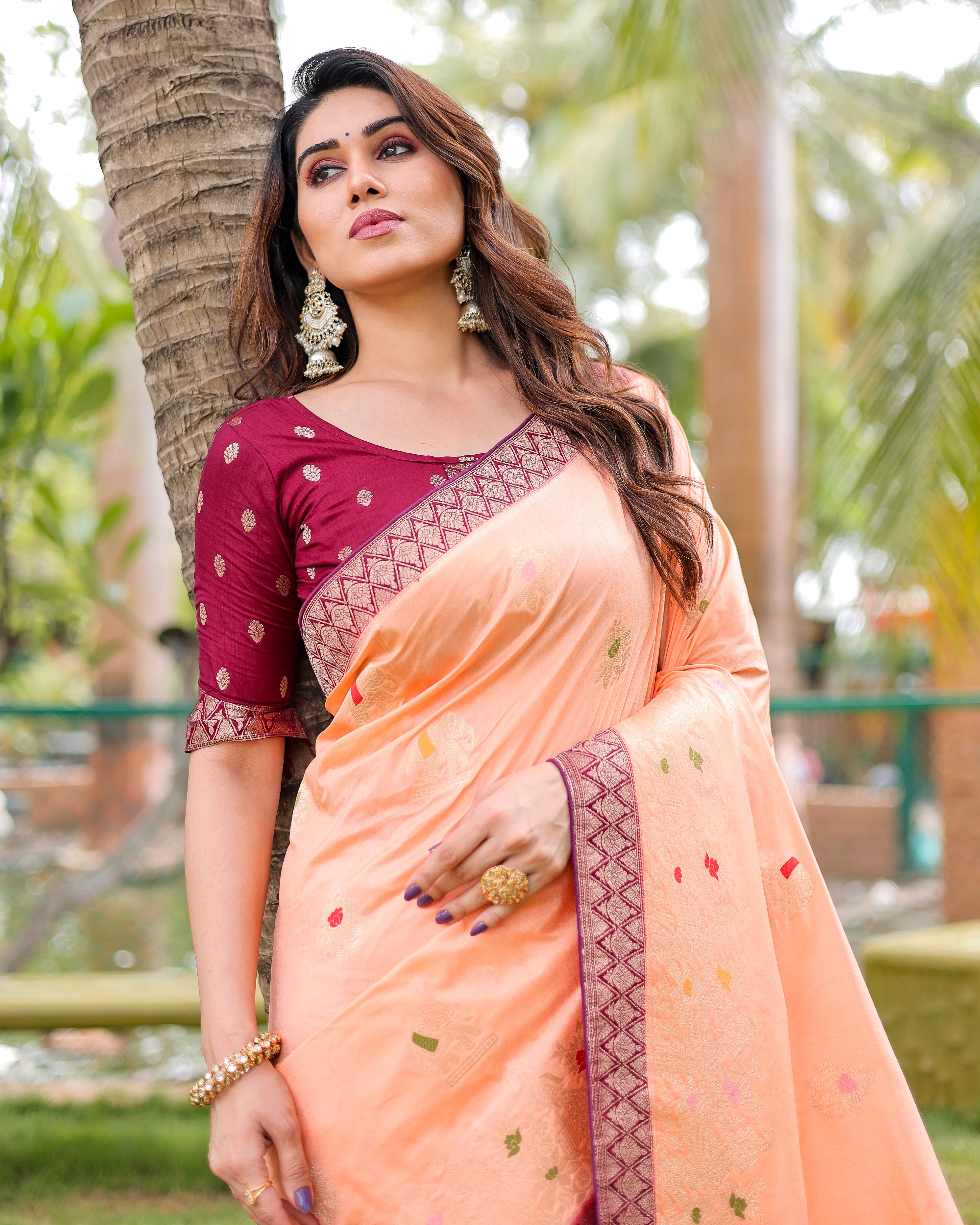 Premium Quality Handpicked & Easy To Drape Dola Silk Light Pink Saree For This Wedding Season